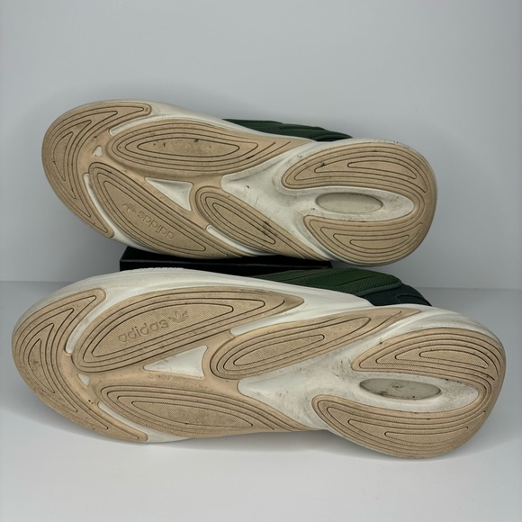 Adidas Men’s Ozelia Sneakers - Picture 5 of 6